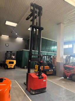 Elektrický ručně vedený vysokozdvižný vozík EP 1600kg, 4,5m - 4