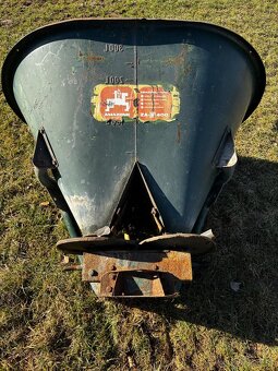 Rozmetadlo hnojiv Amazon ZA-E 400 - 4