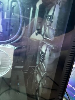 HERNÍ POČÍTAČ S GPU 4070 SUPER - 4