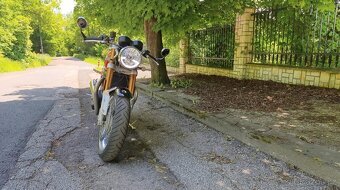 Triumph Thruxton R - 4