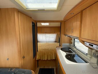 Hobby de luxe 440, 4 osoby, el.pojezd, pevná postel - 4