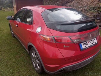 Honda Civic 8 g - 4