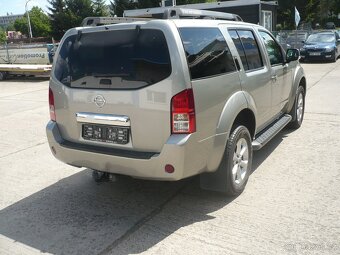 Nissan  Pathfinder  2.5 dCi - 4
