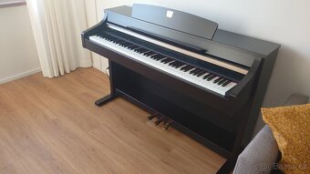Digitální piano Yamaha Clavinova CLP-330 - 4