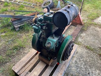 Stabilní motor Slavia 1s100 - 4