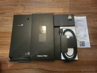 Galaxy Z Flip 5 - 4