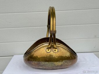 Starožitný stojan na třísky ke krbu kamnům mosaz - 4