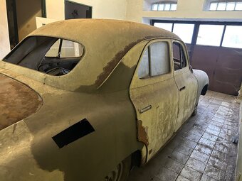 Škoda 1201 sedan - 4