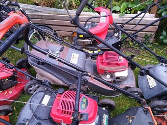 sekačka s pojezdem motor honda - 4