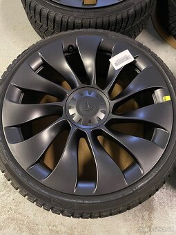 Original zimní Tesla Model 3 r20 + 235/35/20 100% - 4