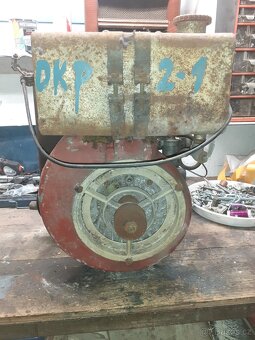 Benzínový motor Jikov - 4