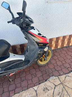 Skútr Aprilia 50 - 4