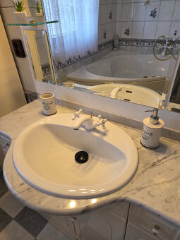 KOUPELNOVÁ SESTAVA NÁBYTKU - 4