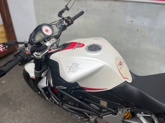 MV Agusta Brutále 910R - 4