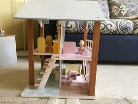 Dřevěný domeček pro panenky vč. nábytku - 4