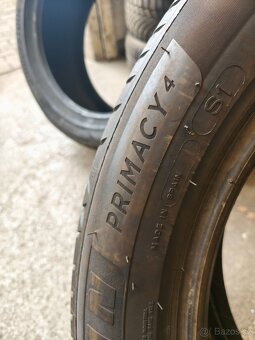 235/50/19 - 4