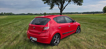 Hyundai i30 1.6CRDi 110kW hatchback - 4