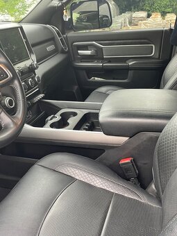 Dodge ram 2500 HD - 4