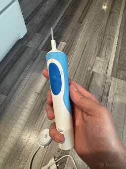 Elektricky kartacek Oral B - 4