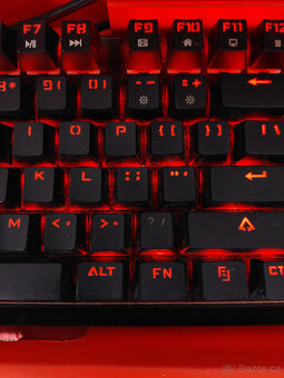 Mechanická klávesnice Modecom Volcano Lanparty RGB - 4