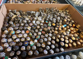 Obří sbírka sběratelských náprstků - 7200 kusů - 4