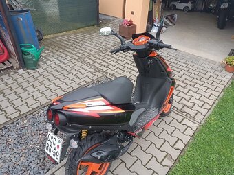 Aprilia SR 50 - 4