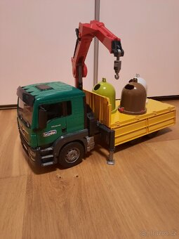 Bruder nákladní auto MAN se třemi popelnicemi - 4
