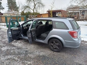 Benzínová Opel Astra 1.8 ..16V Tempomat - 4