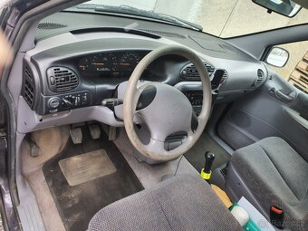 Prodám Chrysler Voyager 2,4i - 4