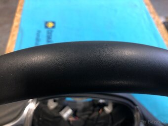 Volant Dacia Sandero 3 - 4