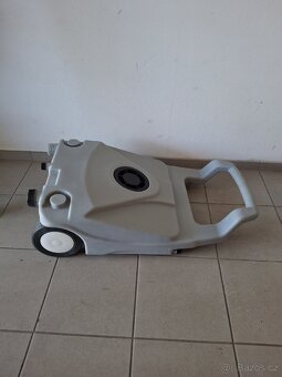 Nádrž na odpadní vodu karavanů - 4