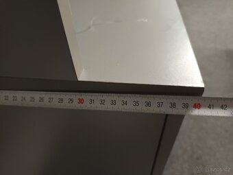 Vybavení obchodu - drážkové panely, pult, skříň - 4