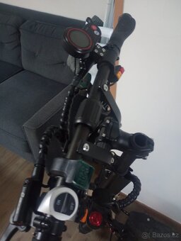 Elektronická koloběžka Q12 - 4