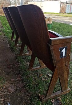 RETRO KINO SEDAČKA - 4 MÍSTA - 4