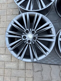ORIGINÁL Alu Škoda Canopus R19, 5x112 - TOP STAV - 4