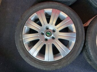 ALU disky Škoda 5x112 R17 s letními pneu 225/45 R17 - 4