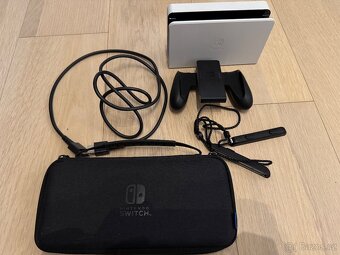NINTENDO SWITCH - OLED WHITE - 4