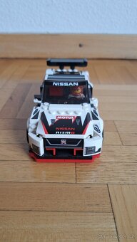 LEGO Speed Champions 76896 Nissan GT-R NISMO - 4