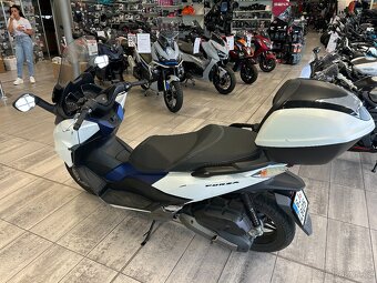 Honda Forza 125 2017 ČR 5.300km - 4