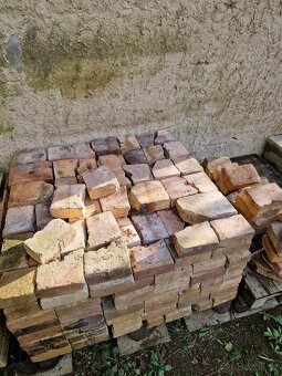 Šamotové cihly: půlky i celé: rozměr 250x190x65mm - 4
