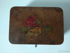 Starožitná dřevěná kazeta s intarzií - 4