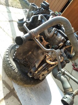 Motor 1,2 47kw AZQ na díly - 4