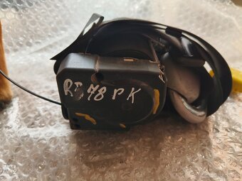 Bezpečnostní pásy VW CADDY III - 4