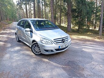 Velice zachovalý Mercedes -Benz - 4