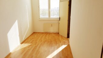 2+1 Kopřivnice, nezařízený, 14.000 Kč se vším. Volný 20.5. - 4