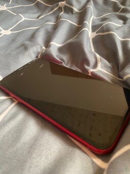 iPhone 11 red - 4