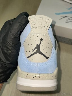 Jordan 4 University Blue - 4