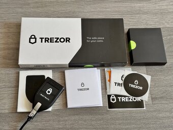 TREZOR Model T krypto peněženka Cold crypto Hardware wallet - 4