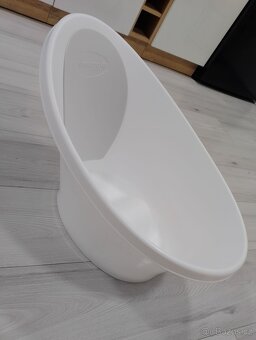 Vanička Shnuggle bílá/šedá opěrka - 4