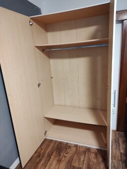 ⭐⭐⭐ŠATNÍ SKŘÍŇ-HEZKÝ STAV. Hloubka 60 šířka 115 x výška 205 - 4